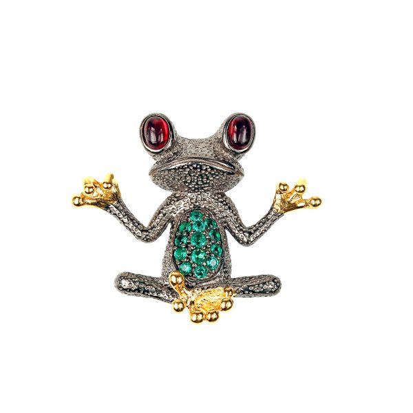 Green frog pendant